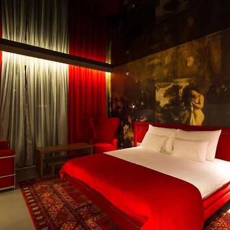 Hotel Hemera Podgorica Room photo A room at the Hotel du Vin